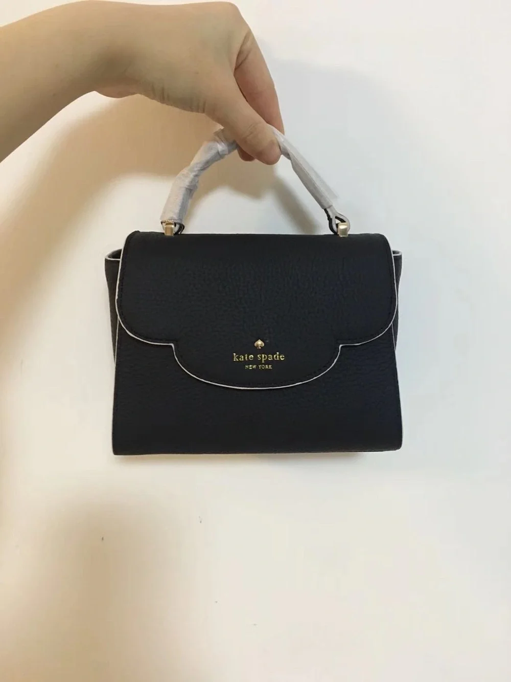 kate spade black scallop-edge top-handle satchel